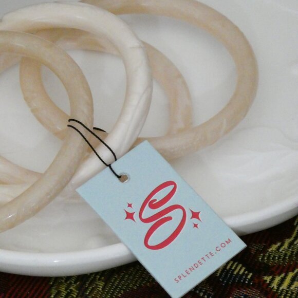 Splendette 1950's Style Fakelite Creamy White Carved Jewelry Set Small - Picture 5 of 11